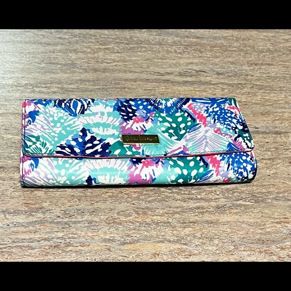 NWOT Lilly Pulitzer wallet organizer - Picture 11 of 16
